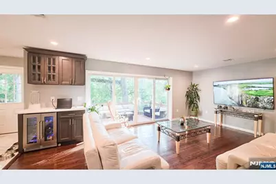 240 E Clinton Avenue, Tenafly, NJ 07670 - Photo 6