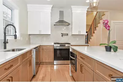 311 Harrison Avenue, Hasbrouck Heights, NJ 07604 - Photo 12
