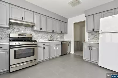 398 Mayer Court 2 #2, Ridgefield, NJ 07657 - Photo 10