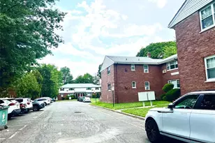 241 Passaic Street 11B, Rochelle Park Township, NJ 07662 - Photo 2