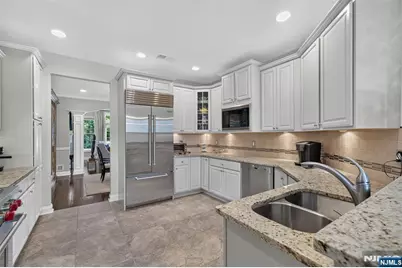 125 Windsor Lane, Ramsey, NJ 07446 - Photo 16