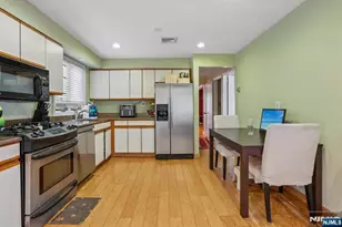 78 Legion Pl, Paramus, NJ 07652 - Photo 4