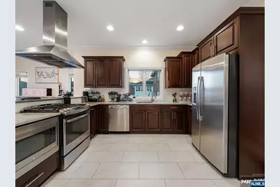 220 Glen Avenue B #B, Palisades Park, NJ 07650 - Photo 6