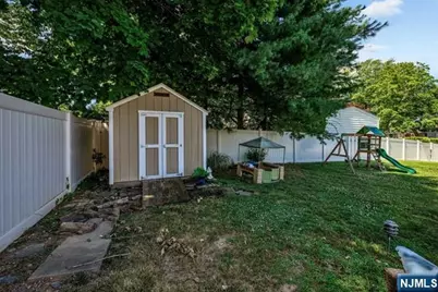 862 Manhattan Avenue, Washington Township, NJ 07676 - Photo 32
