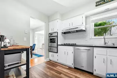 862 Manhattan Avenue, Washington Township, NJ 07676 - Photo 12