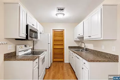 555 Riverside Avenue 9 #9, Rutherford, NJ 07070 - Photo 12