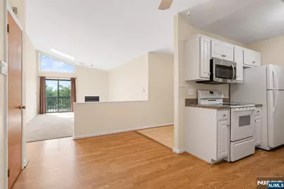 555 Riverside Avenue 9 #9, Rutherford, NJ 07070 - Photo 8