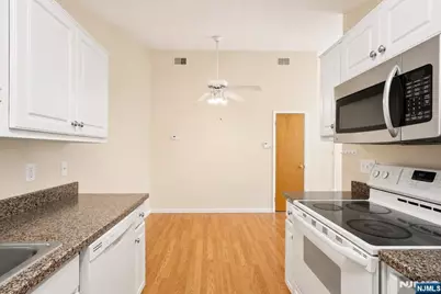 555 Riverside Avenue 9 #9, Rutherford, NJ 07070 - Photo 10
