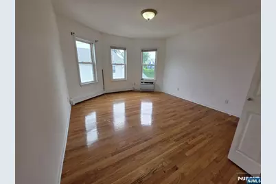 326 Walter Avenue, Hasbrouck Heights, NJ 07604 - Photo 8