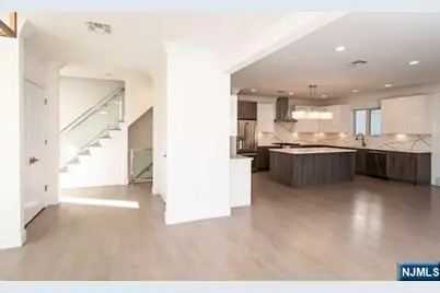 129 Rothwell Avenue, Cliffside Park, NJ 07010 - Photo 10