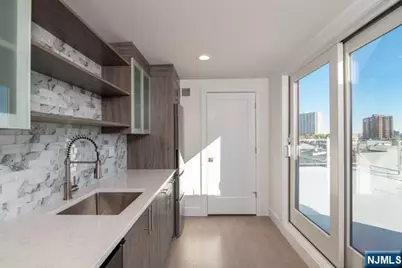129 Rothwell Avenue, Cliffside Park, NJ 07010 - Photo 20