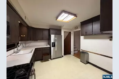 1008 Windsor Road, Teaneck Township, NJ 07666 - Photo 2