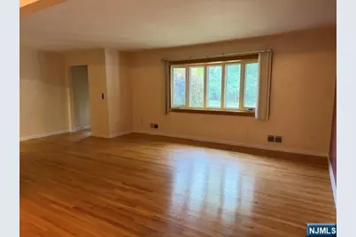 1008 Windsor Road, Teaneck Township, NJ 07666 - Photo 6