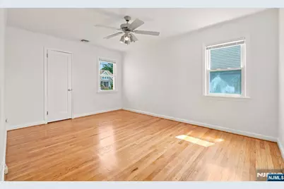 8-34 Henderson Boulevard, Fair Lawn, NJ 07410 - Photo 4