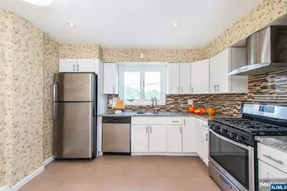 34 Waldo Avenue 13 #13, Jersey City, NJ 07306 - Photo 8