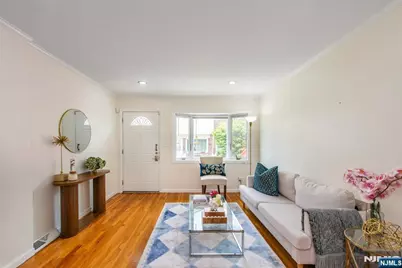 34 Waldo Avenue 13 #13, Jersey City, NJ 07306 - Photo 2
