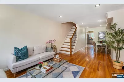 34 Waldo Avenue 13 #13, Jersey City, NJ 07306 - Photo 2