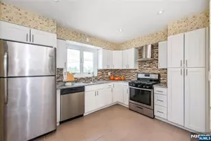 34 Waldo Ave 13, Jersey City, NJ 07306 - Photo 6