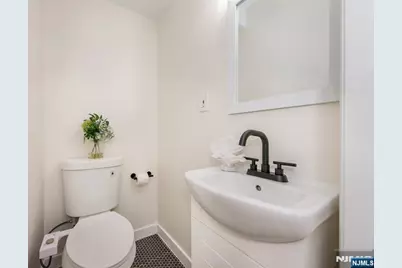 34 Waldo Avenue 13 #13, Jersey City, NJ 07306 - Photo 10