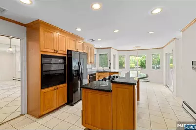 619 Cadmus Court, Teaneck Township, NJ 07666 - Photo 10