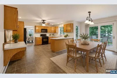 2 Rogers Court, Midland Park, NJ 07432 - Photo 10