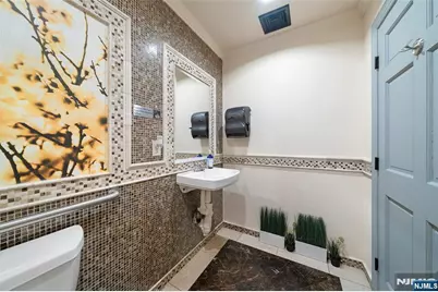 611 Anderson Avenue, Cliffside Park, NJ 07010 - Photo 20