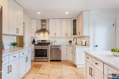 15 Aka 15 Bogert Place, Clifton, NJ 07013 - Photo 8