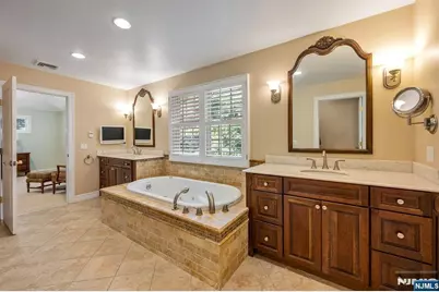 330 Airmount Avenue, Ramsey, NJ 07446 - Photo 18