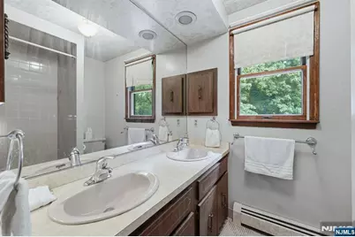 288 Montana Street, Paramus, NJ 07652 - Photo 16