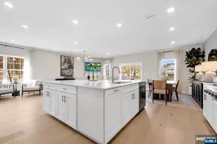 14 Belmont Pl, Oakland, NJ 07436 - Photo 12