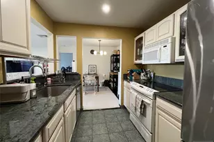 18 Garden Pl 242, Edgewater, NJ 07020 - Photo 6