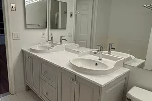18 Garden Pl 242, Edgewater, NJ 07020 - Photo 8