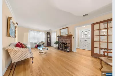 55 Chestnut Street, Hillsdale, NJ 07642 - Photo 4