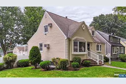 670 John Street, Teaneck Township, NJ 07666 - Photo 2