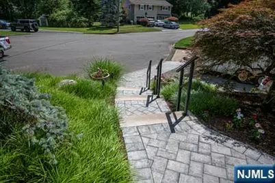 51 Rutherford Place, Montvale, NJ 07645 - Photo 4