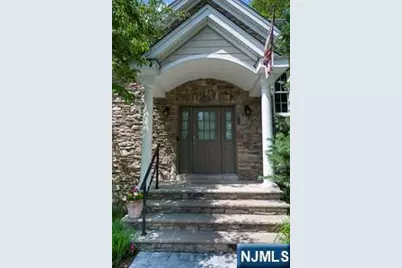 51 Rutherford Place, Montvale, NJ 07645 - Photo 2