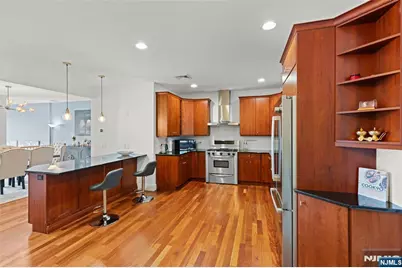 7 Oakdene Terrace 7 #7, Edgewater, NJ 07020 - Photo 14