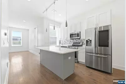 252 Mt Pleasant Avenue, Newark, NJ 07104 - Photo 6