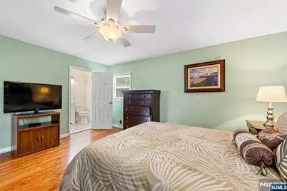 211 Park Avenue, Emerson, NJ 07630 - Photo 18