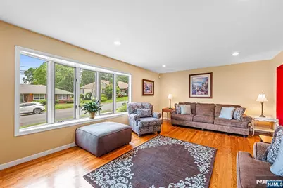 211 Park Avenue, Emerson, NJ 07630 - Photo 8