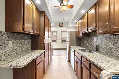 540 Highridge Avenue, Cliffside Park, NJ 07010 - Photo 16