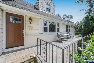 122 Village Circle West, Paramus, NJ 07652 - Photo 2