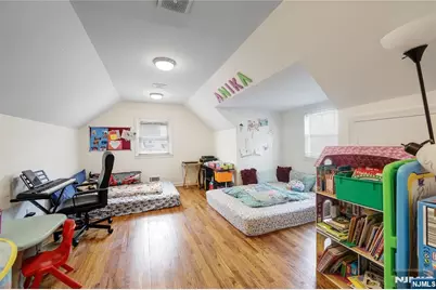 122 Village Circle West, Paramus, NJ 07652 - Photo 12