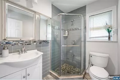 122 Village Circle West, Paramus, NJ 07652 - Photo 8