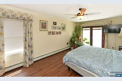 115 Marshall Avenue, Little Ferry, NJ 07643 - Photo 10