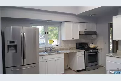 239 Mulberry Place, Ridgewood, NJ 07450 - Photo 2
