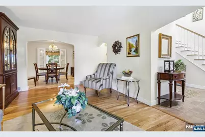 292 Gorden Drive, Paramus, NJ 07652 - Photo 6