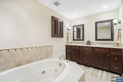 292 Gorden Drive, Paramus, NJ 07652 - Photo 38
