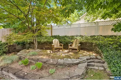 292 Gorden Drive, Paramus, NJ 07652 - Photo 44