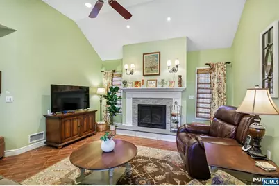 292 Gorden Drive, Paramus, NJ 07652 - Photo 20